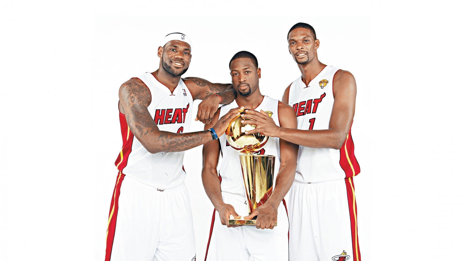 C罗领衔全明星慈善赛 与多位网红球星合作募款为地震灾区重建球场